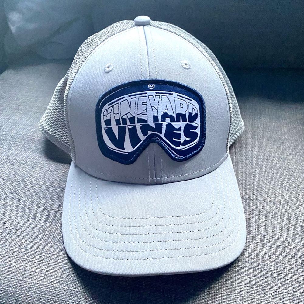 Vineyard Vines Ski Goggles Trucker Hat EUC